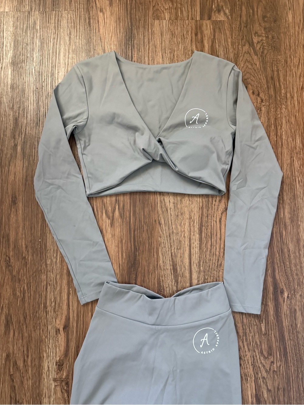 Cropped Long-Sleeve Twist Front Top - Light Gray
